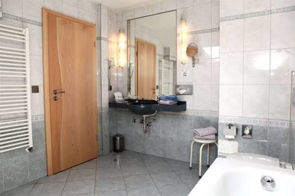 Atrium Garni Hotel 4*